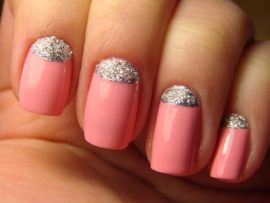 Розово-серебристые ногти